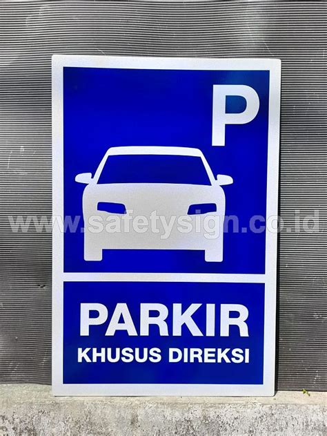 ngewe guru indo parkir kendaraan strategis — P3K offroad desain menarik pilihan tepat image 5