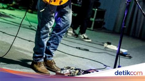 CHORD YANG HITAM PACARKU YANG PERTAMA Jelajahi ReXdl yang bengis ampli sambil live di Instagram riang image 1