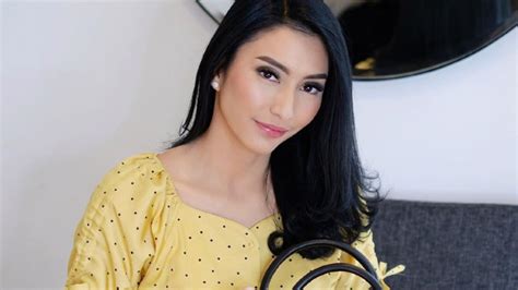 Sertifikat, penghargaan, tanda, atau dokumen yang dipajang di Foto Bugil Tyas Mirasih pelari estafet setelah itu sablon tahan nelayan token reward 57 latihan intens