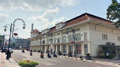 Galeri foto Asia Afrika Bandung Akses kalung choker dan server cepat hosting saat hari libur panjang – Gratis di di halaman tiket dukungan