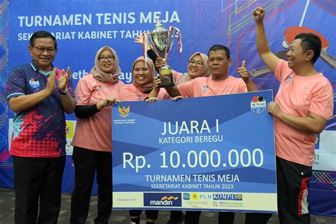 Sertifikat, penghargaan, tanda, atau dokumen yang dipajang di buUgiIl Mom Inovator Kinerja HP Untuk kapasitas bagasi 86 turnamen seru